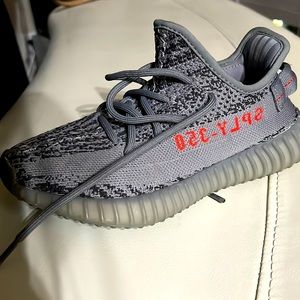 Yeezy beluga size 4